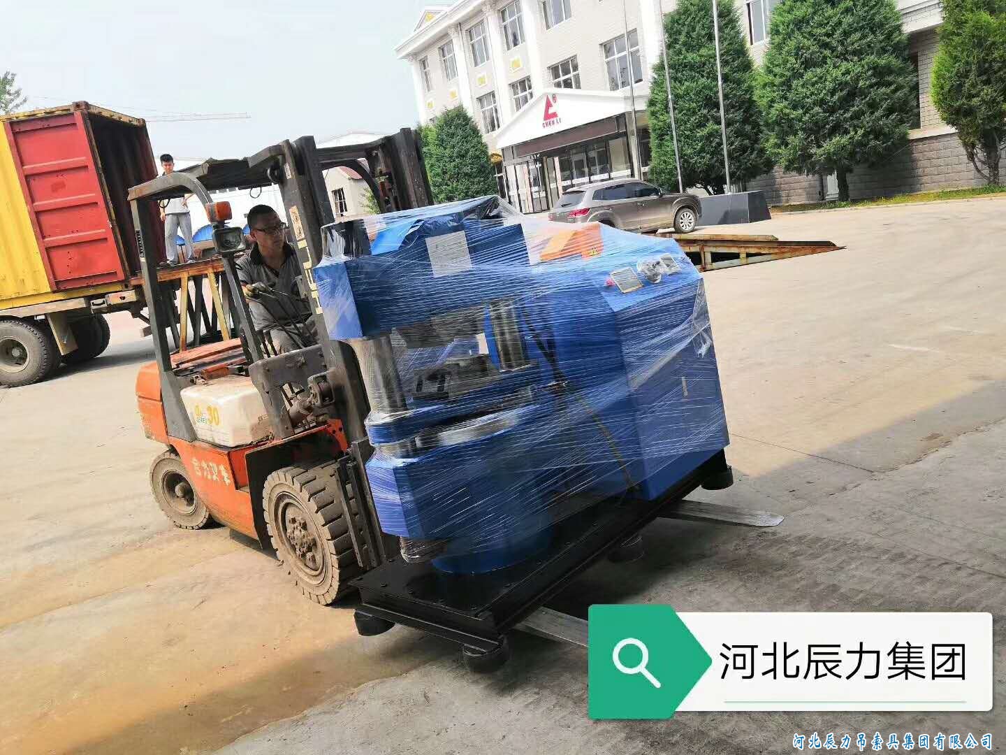 鋼絲繩纏放繩機(jī)器，鋼絲繩索具壓制機(jī)器，集體裝柜發(fā)貨